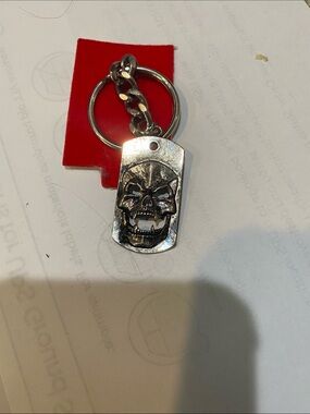 Men's Silver Skull Dog Tag Keychain - Stylish Metal Keyring